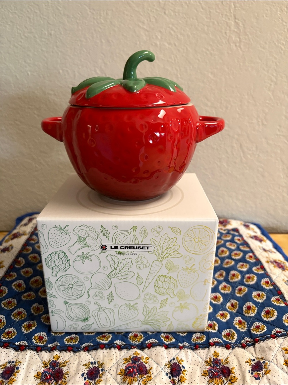 Le Creuset Strawberry  Mini Cocotte Casserole ~ Limited Edition ~ RARE